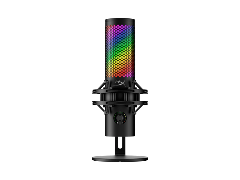 Micrófono USB HyperX QuadCast 2 S con iluminación RGB multicolor sobre su soporte y suspensión