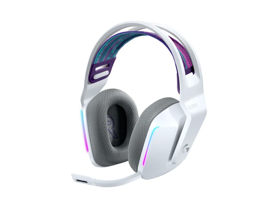 Casque sans fil Logitech G733 LIGHTSPEED blanc avec écouteurs éclairés en RGB et micro perche, vu de trois quarts