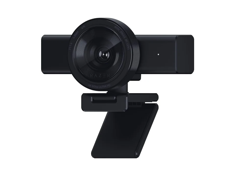 Schwarze Razer Kiyo V2 Pro Webcam mit großem Objektivring auf einer L-förmigen Halterung, Vorderansicht